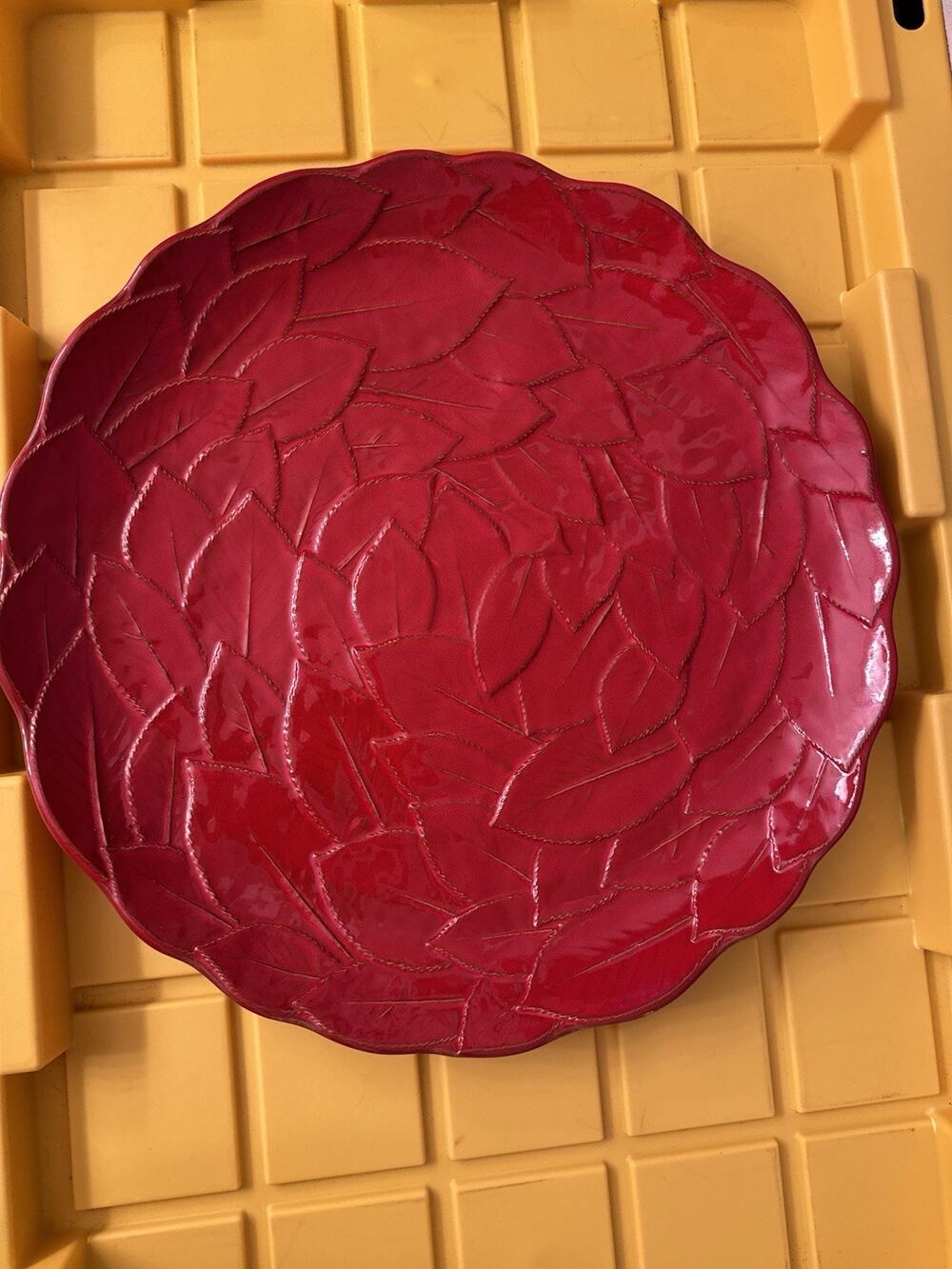 Red Ceramic Leaf Detail Plate Decorative Serving Homeware Made in Italy